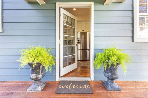 Maplewood Blue - city vibe/mountain views - St. Elmo, Chattanooga