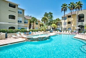 Outdoor pool, a heated pool - Beautiful condo in Clearwater
(Clearwater)
