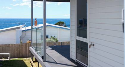 Bicheno Ocean Views Apt 2 - Freycinet Holiday Houses