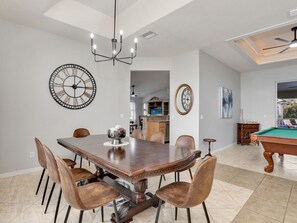 Games room - Heated Pool, Pool Table, Beach Gear & More! (Cape Coral)