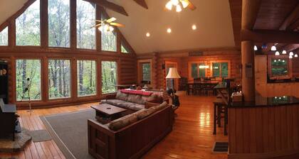 Amazing cabin in the woods near Wisp and Deep Creek Lake