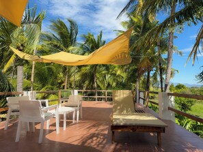 Outdoor dining - Beachfront Guest House Surrounded by Nature (Sonsonate)