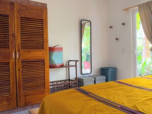 2 bedrooms, desk, free WiFi, bed sheets