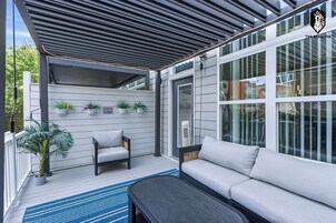 Luxury Loft, 2 Bedrooms, Non Smoking, Patio | Terrace/patio