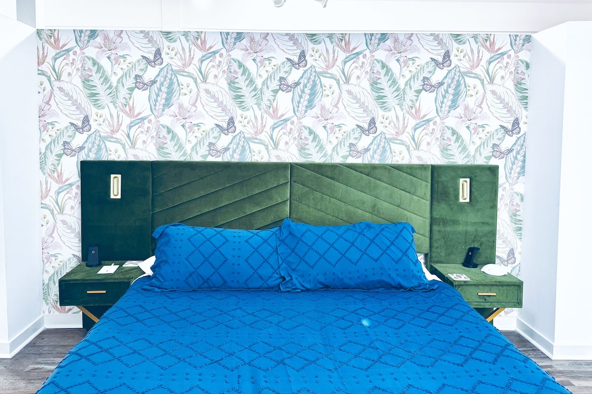 Luxury-Loft, 1 Schlafzimmer, Nichtraucher, Stadtblick | 1 Schlafzimmer, hochwertige Bettwaren, Betten mit Memory-Foam-Matratzen