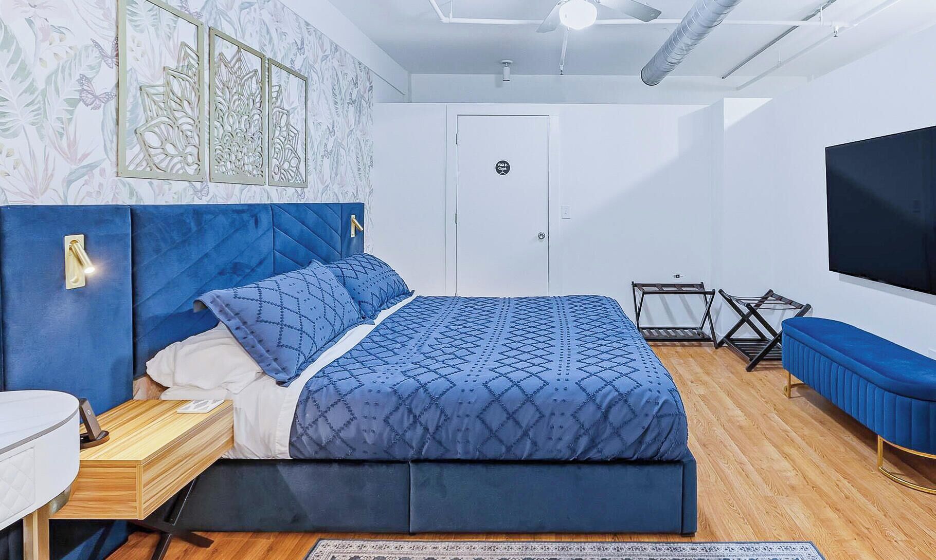 أغطية فراش متميزة وأسرّة بإسفنج يتكيف مع شكل الجسم