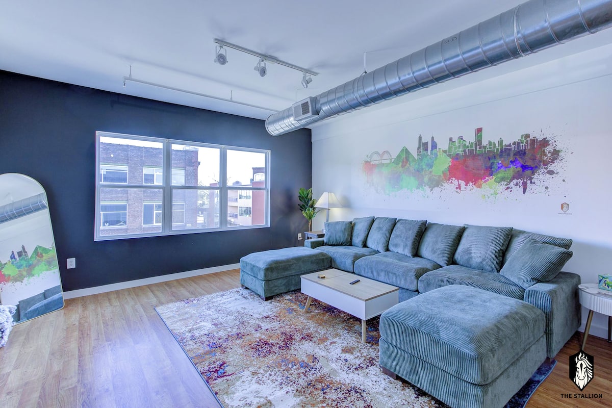 Signature Loft, 1 Bedroom, Non Smoking, City View, 304 | Living area | 75-inch LED TV with digital channels, Netflix, streaming services