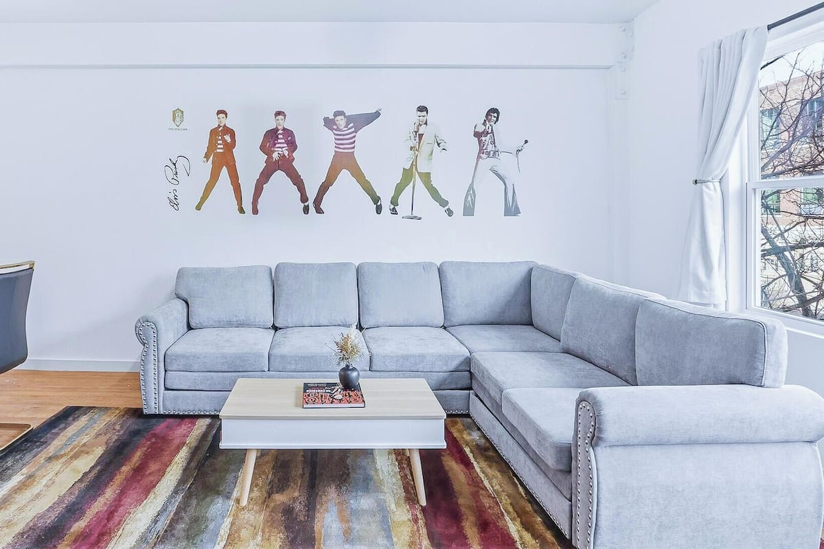 Signature Loft, 1 King Bed with Sofa bed, Non Smoking, City View | Living area