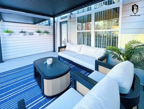 Luxury Loft, 2 Bedrooms, Patio, City View | Terrace/patio