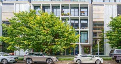 Elegant Apartment in Kingston Foreshore
