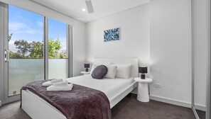3 bedrooms, desk, free WiFi, bed sheets