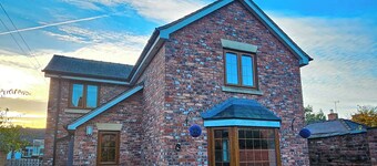 Tarporley Holiday Cottage - 5 bedroom house in the heart of Cheshire!