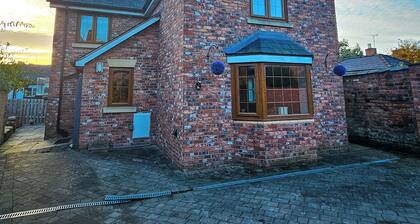 Tarporley Holiday Cottage - 5 bedroom house in the heart of Cheshire!