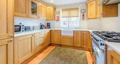 Tarporley Holiday Cottage - 5 bedroom house in the heart of Cheshire!