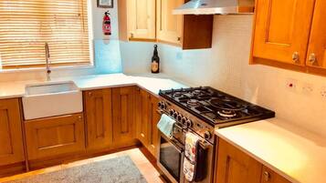 Micro-ondes, four, plaque de cuisson, lave-vaisselle