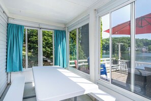 Dining - AllSports LakeHouse, Private Beachfront/Dock/FirePit/Grill/Paddleboards (Belding)