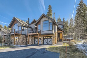 Exterior - Peak Perfection | Walk to Gondola | Heart of Town! (Breckenridge)