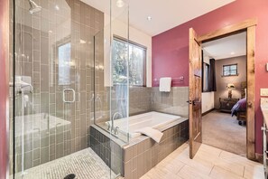 Shower, hair dryer, towels, shampoo - Peak Perfection | Walk to Gondola | Heart of Town! (Breckenridge)