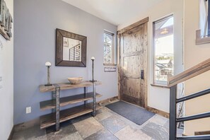 Interior - Across from Gondola. Heart of Breck! (Breckenridge)