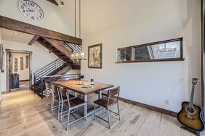 Dining - Peak Perfection | Walk to Gondola | Heart of Town! (Breckenridge)