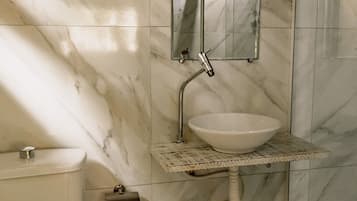 Chalé com Jacuzzi - Surfway Ilha do Mel | Bathroom | Towels