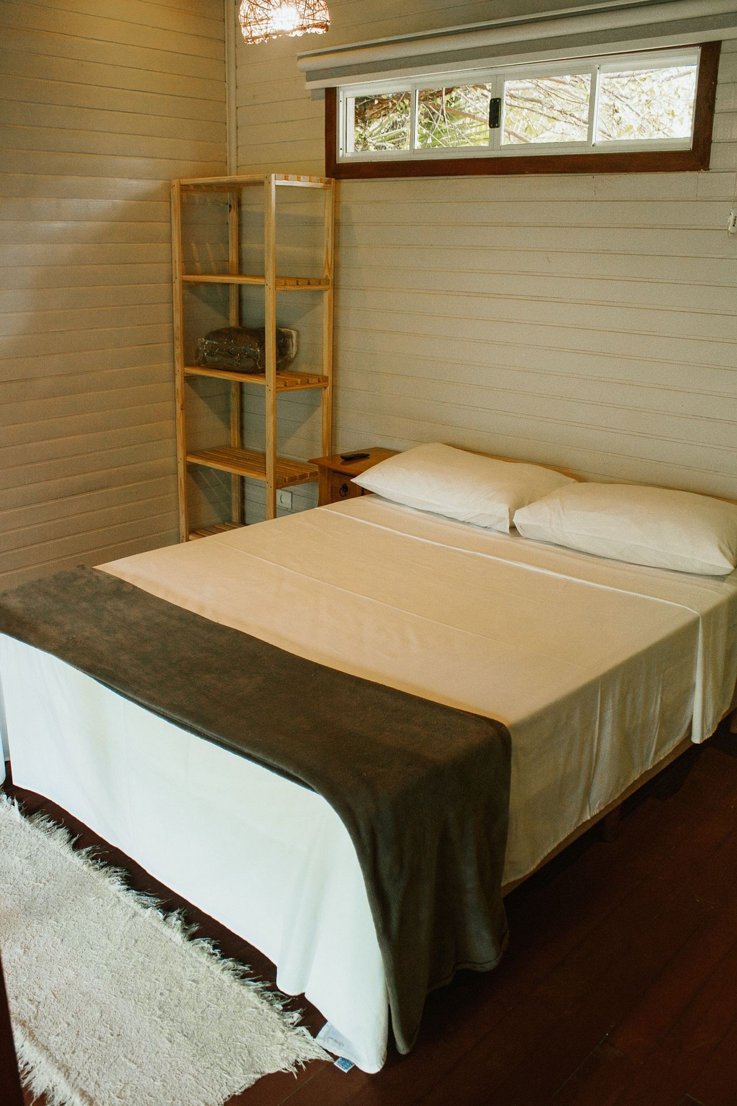 Egyptian cotton sheets, premium bedding, WiFi (free)