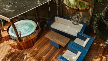 Chalé com Jacuzzi - Surfway Ilha do Mel | Outdoor spa tub