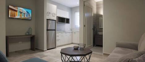 Smart TV, computer monitors