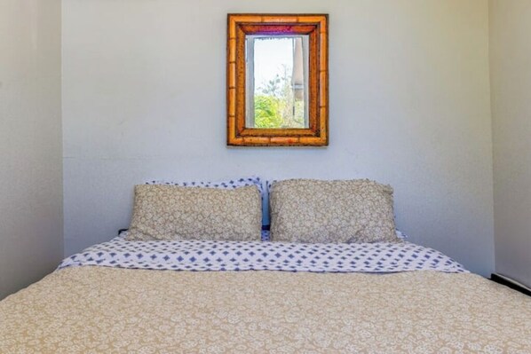 1 chambre, fer et planche à repasser, Wi-Fi, literie fournie