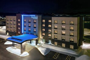 Exterior - Fairfield Inn & Suites Gravenhurst Muskoka  (Gravenhurst)