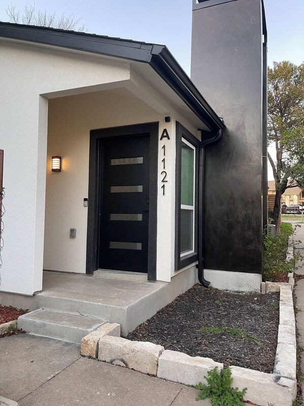 Exterior detail - Austin 1 bedroom home near Q2 Stadium & Domain, Formula 1 (Austin)