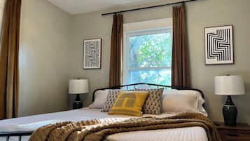 5 bedrooms, desk, iron/ironing board, free WiFi