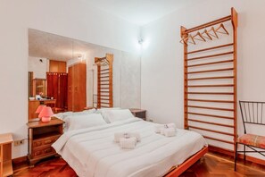 Unclassified image, 5 of 23, button