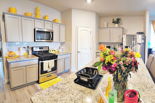 Frigorífic, microones, forn i placa de cuina