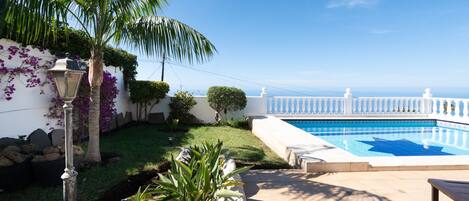 House | 2 bilik tidur