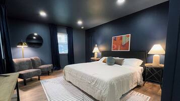 3 bedrooms, desk, iron/ironing board, travel cot