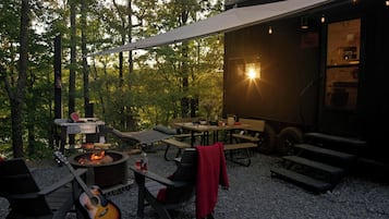 1 bedroom, desk, laptop workspace, bed sheets