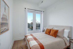 2 bedrooms, desk, iron/ironing board, free WiFi