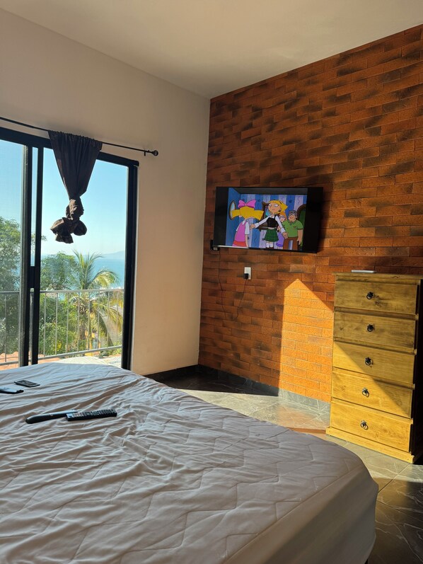 1 bedroom, bed sheets