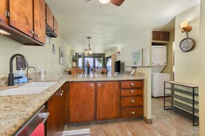Interior - One of Kona’s Best Oceanfront Escapes – Surf, Sunsets & Beautifully Renewed (Kailua-Kona)