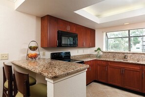 Private kitchen - Thanksgiving 2024, Nov 23-30 in Orlando at Sheraton Vistana Resort, 2 Bed 2 Bath (Orlando)