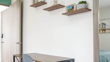 Deluxe Apartment | 1 bedroom, blackout curtains, free WiFi