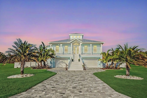 3 bed 2 bath Beach House near Boca Grande with Pool + Sauna + Spa + Mini Golf