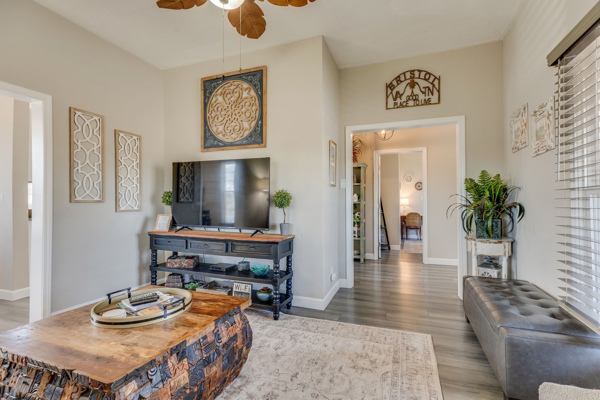 Smart TV, DVD player