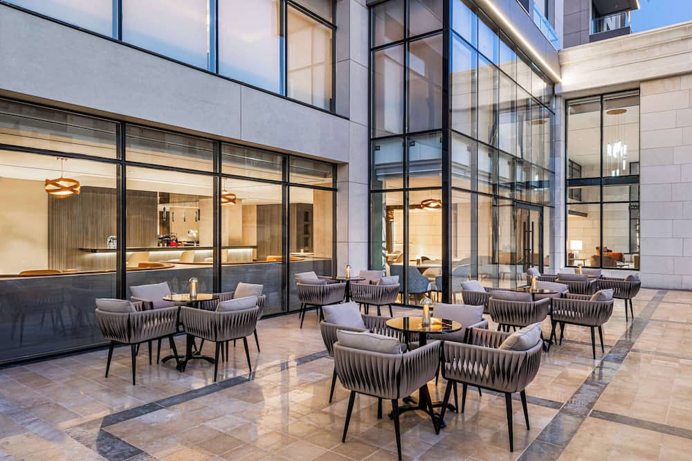 Doubletree By Hilton Amman Hotel & Residences
