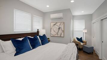2 bedrooms, desk, iron/ironing board, travel crib
