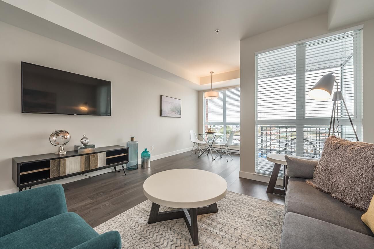 Bright Old Town Suite With City Views - Vancouver Island