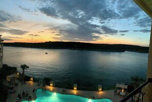 室内游泳池,室外游泳池