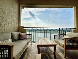 Property grounds - Sunset Paradise on Lake Travis

 (Lago Vista)