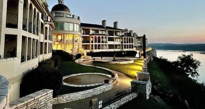 Beautiful Living at Island on Lake Travis